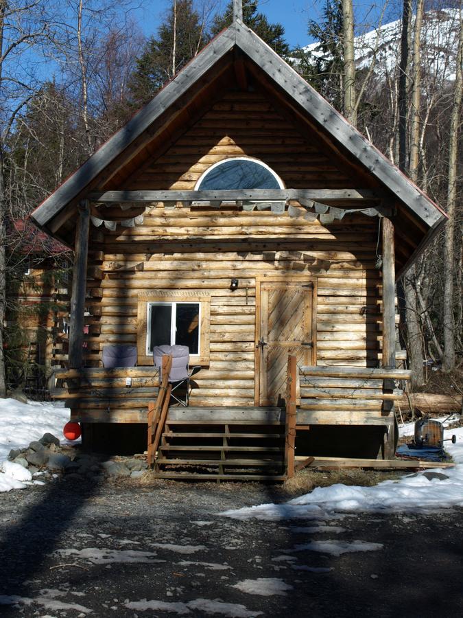 Brown Bear Saloon & Motel Bird Creek 外观 照片